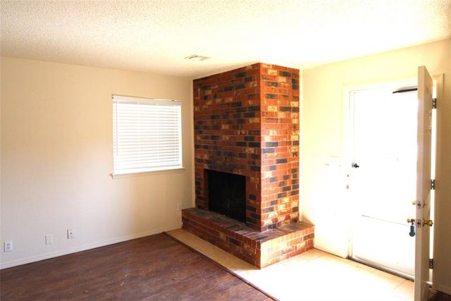 112 NE 12th Street, Moore, OK 73160