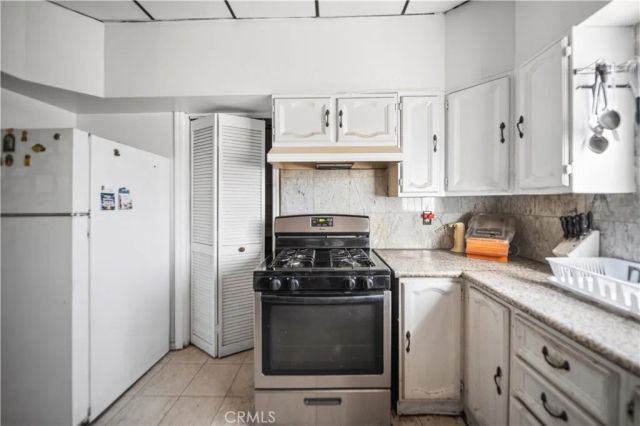9934 Laurel Canyon Boulevard, Pacoima, CA 91331