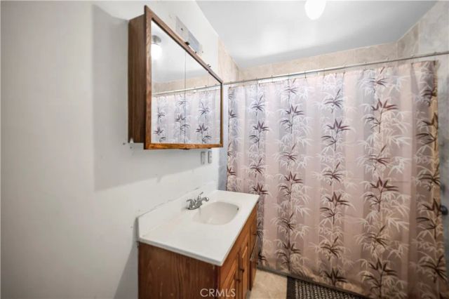 9934 Laurel Canyon Boulevard, Pacoima, CA 91331
