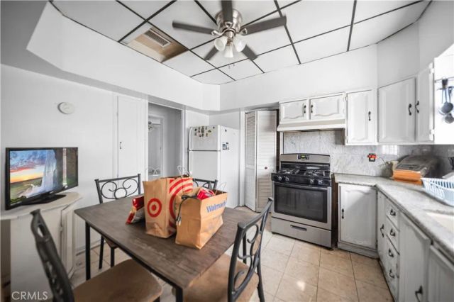 9934 Laurel Canyon Boulevard, Pacoima, CA 91331