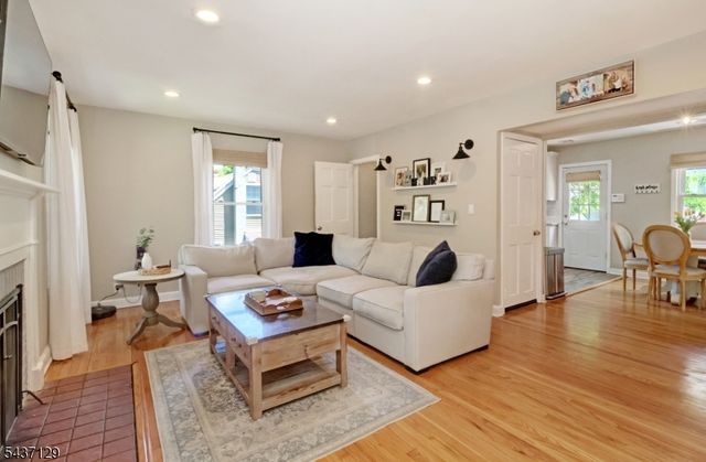30 Hillcrest Avenue, Morristown Town, NJ 07960