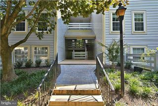 2241 LOVEDALE LN #B, Reston, VA 20191