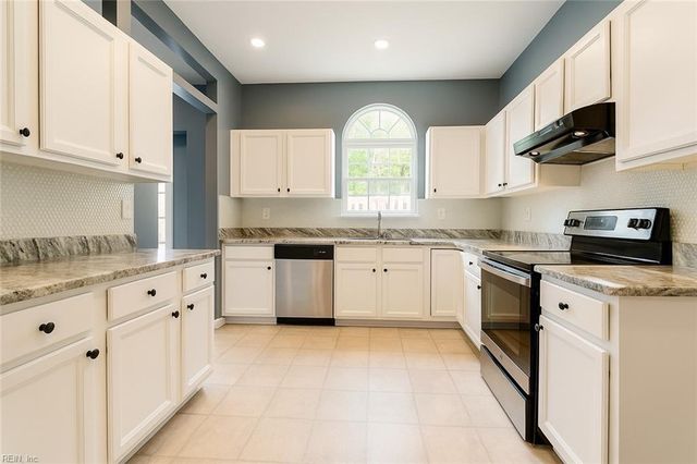 2261 Claymill DR, Newport News, VA 23602