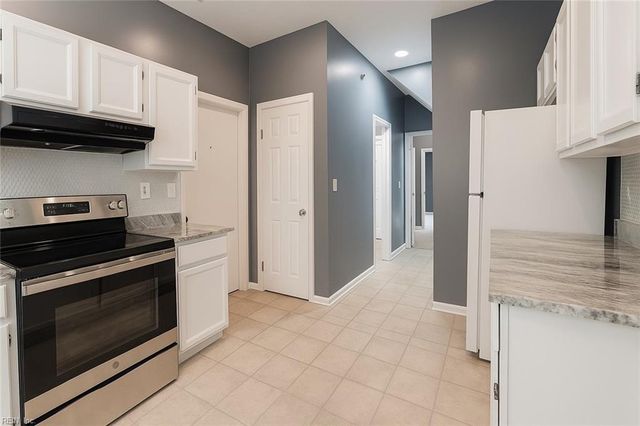 2261 Claymill DR, Newport News, VA 23602