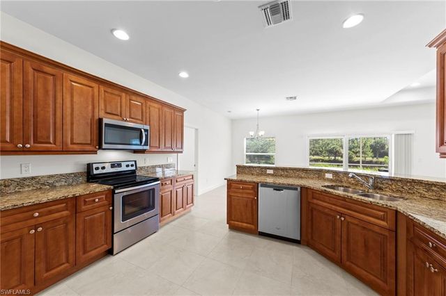 2233 18th AVE NE, Naples, FL 34120
