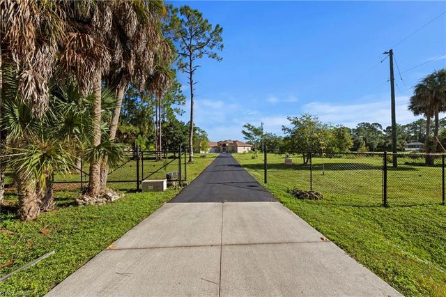 2233 18th AVE NE, Naples, FL 34120