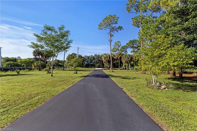 2233 18th AVE NE, Naples, FL 34120
