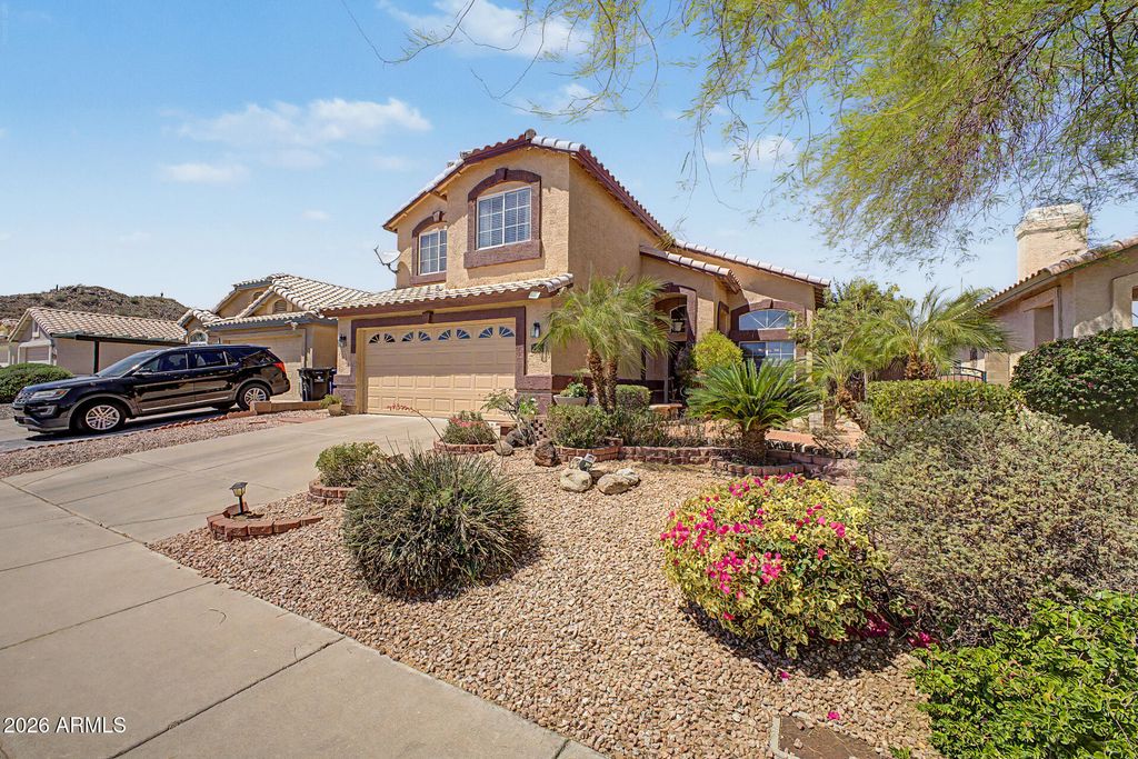 Image 4 of property listing at 2304 E WESCOTT Drive, Phoenix, AZ 85024