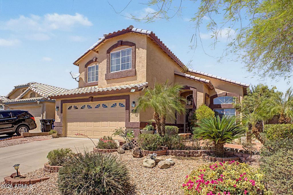 Image 5 of property listing at 2304 E WESCOTT Drive, Phoenix, AZ 85024