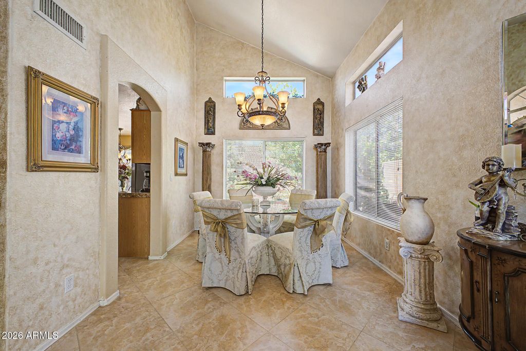 Image 9 of property listing at 2304 E WESCOTT Drive, Phoenix, AZ 85024