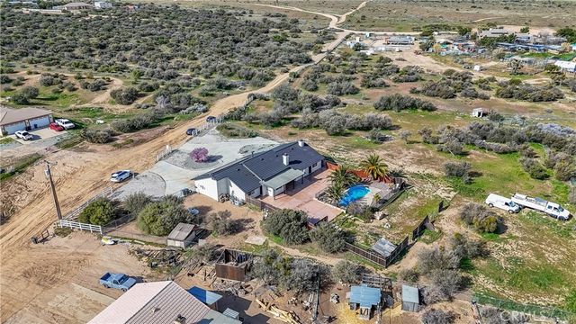 7426 Cedar Street, Phelan, CA 92371