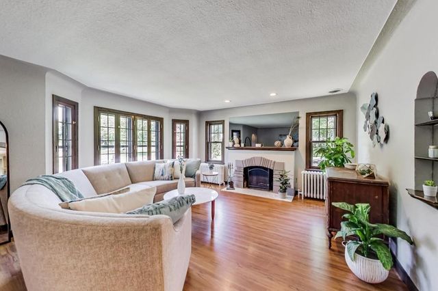 321 E Diamond Lake Road, Minneapolis, MN 55419