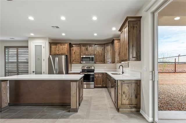 2673 Kingman Drive, Bullhead City, AZ 86429