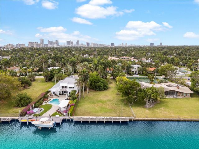 1018 S Northlake Dr, Hollywood, FL 33019