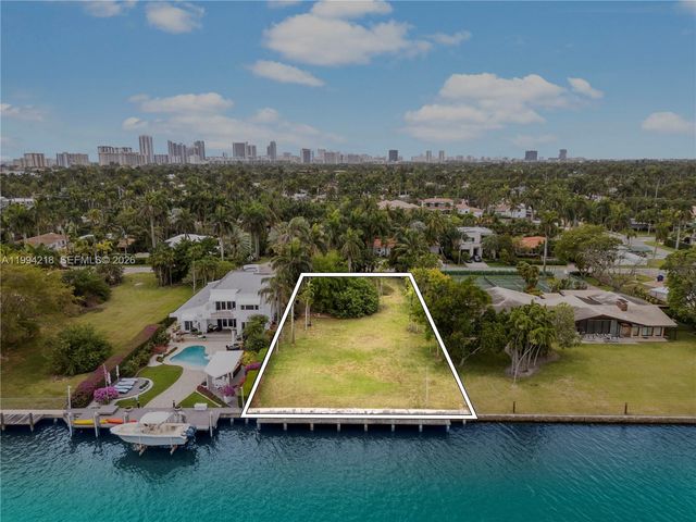 1018 S Northlake Dr, Hollywood, FL 33019