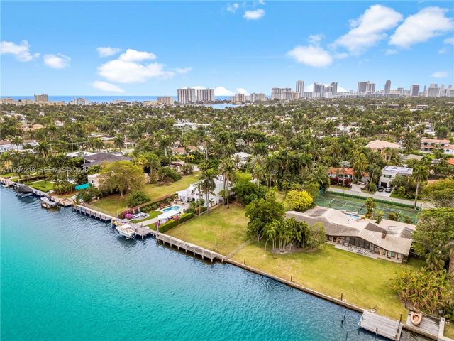 1018 S Northlake Dr, Hollywood, FL 33019