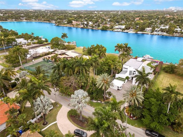 1018 S Northlake Dr, Hollywood, FL 33019