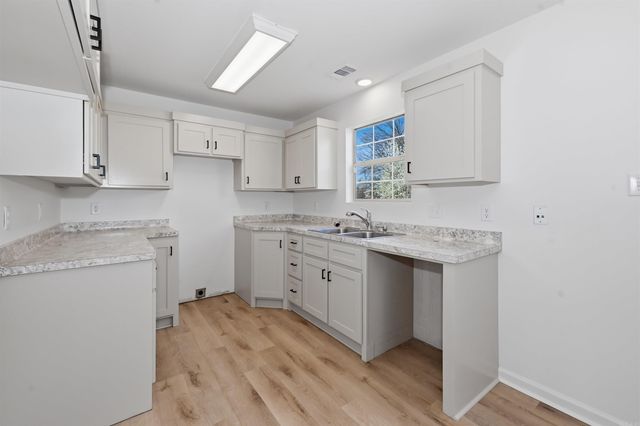 1101 Barberry Cove, Benton, AR 72015