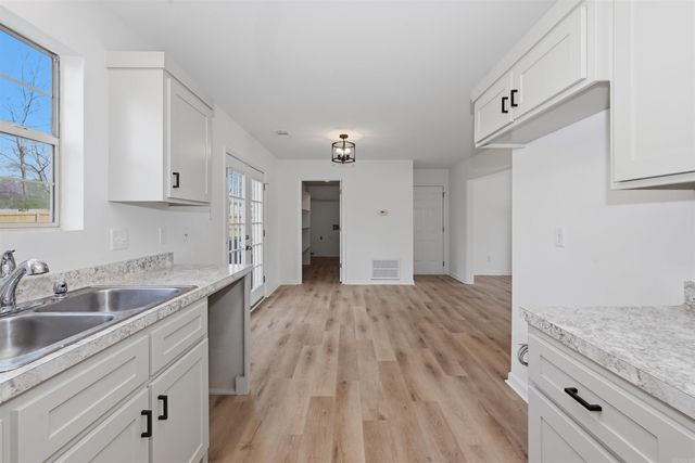 1101 Barberry Cove, Benton, AR 72015