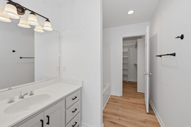 1101 Barberry Cove, Benton, AR 72015