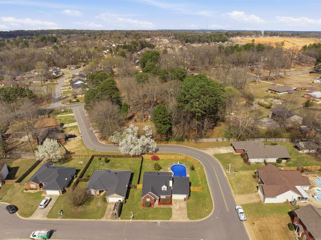1101 Barberry Cove, Benton, AR 72015