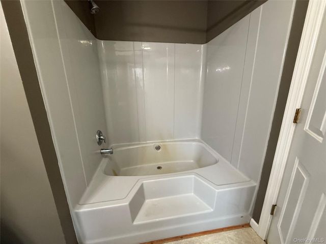 14 Shannon Lane, Pine Bush, NY 12566