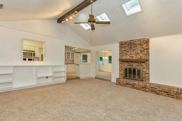 1215 San Marcos Drive, Arlington, TX 76012