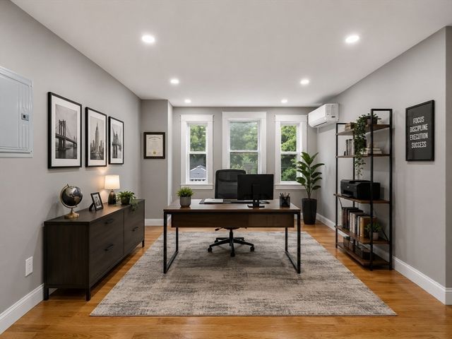 33 Milford St, Upton, MA 01568