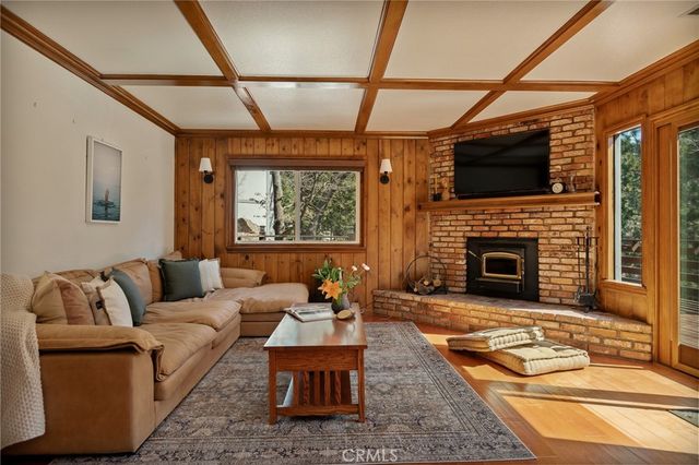 915 Trinity, Lake Arrowhead, CA 92352