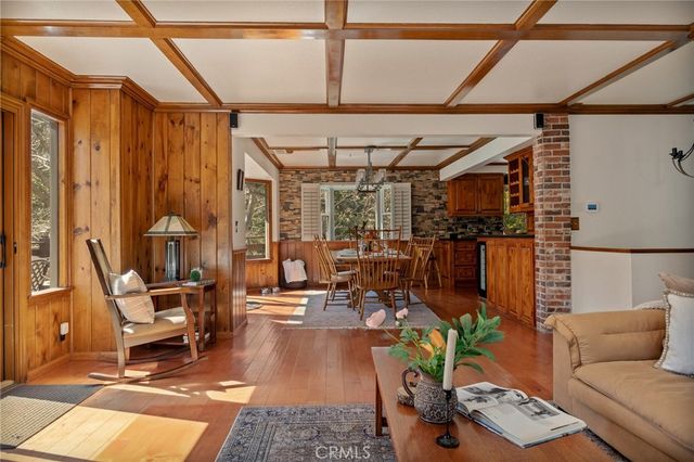 915 Trinity, Lake Arrowhead, CA 92352