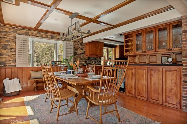915 Trinity, Lake Arrowhead, CA 92352