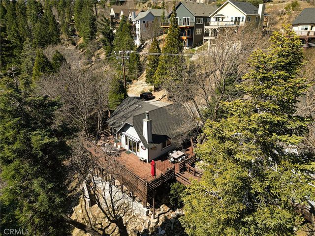 915 Trinity, Lake Arrowhead, CA 92352