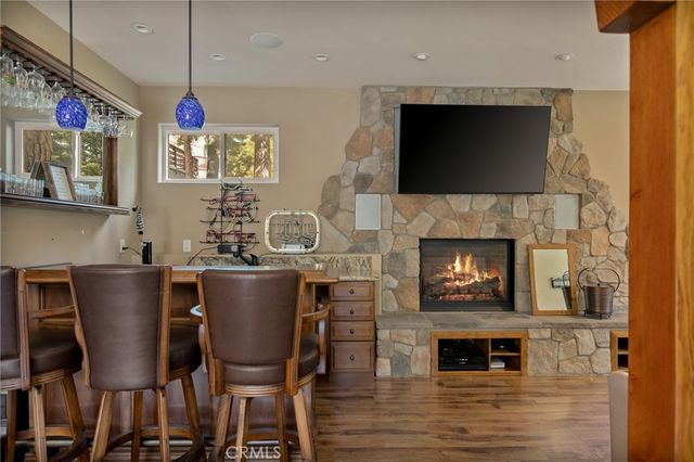 915 Trinity, Lake Arrowhead, CA 92352