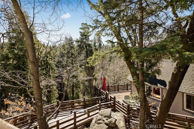915 Trinity, Lake Arrowhead, CA 92352