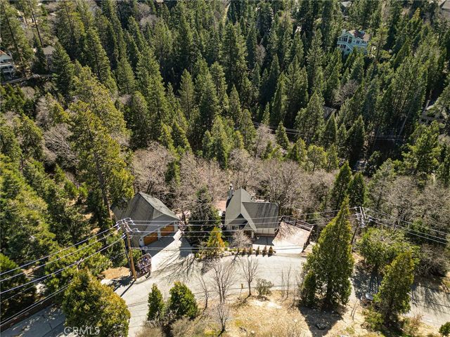 915 Trinity, Lake Arrowhead, CA 92352