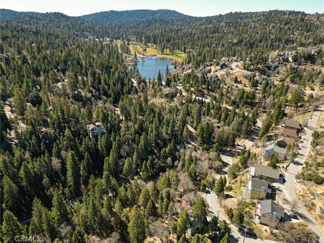 915 Trinity, Lake Arrowhead, CA 92352