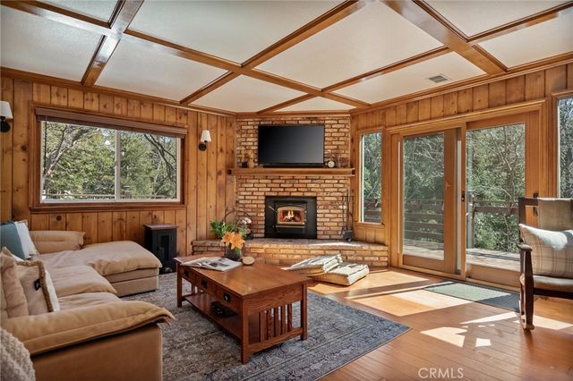 915 Trinity, Lake Arrowhead, CA 92352