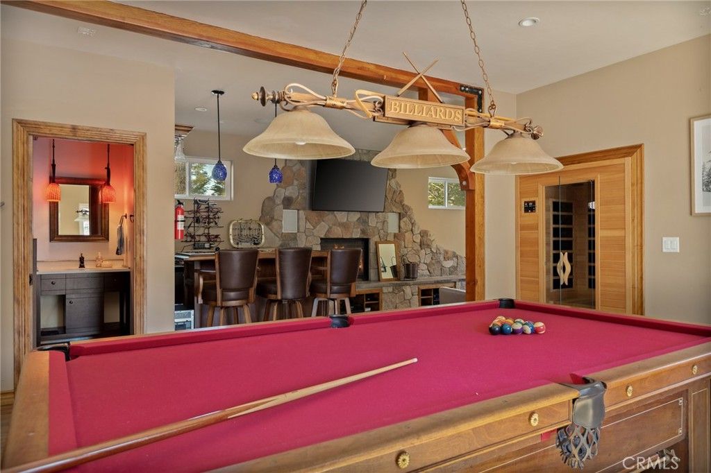 915 Trinity, Lake Arrowhead, CA 92352