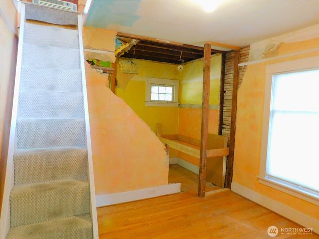 7217 4th Avenue NW, Seattle, WA 98117