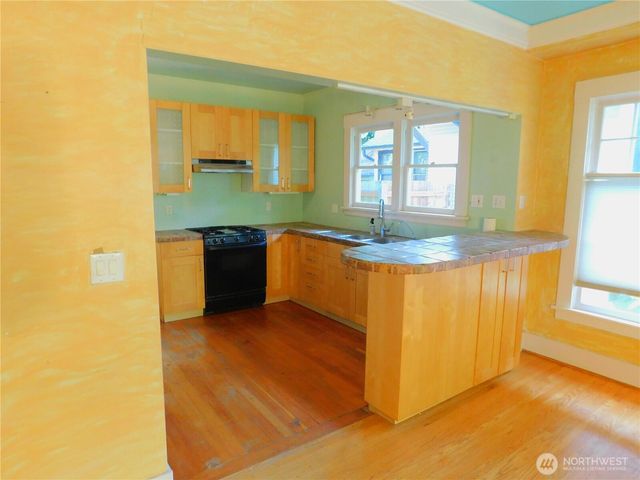7217 4th Avenue NW, Seattle, WA 98117
