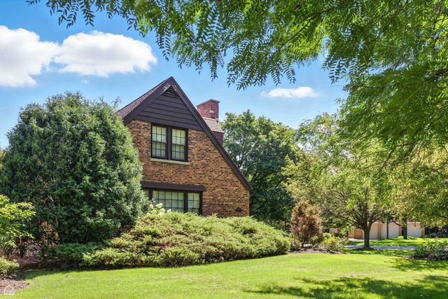 5901 N Newark Avenue, Chicago, IL 60631