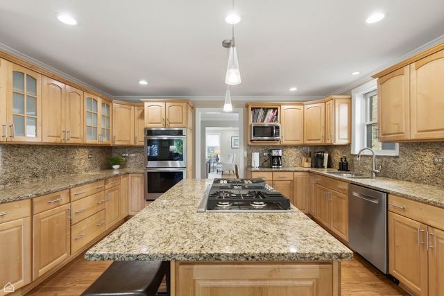 5901 N Newark Avenue, Chicago, IL 60631