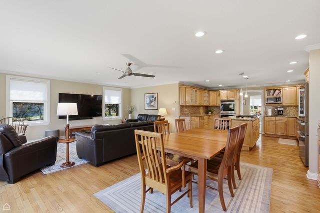 5901 N Newark Avenue, Chicago, IL 60631