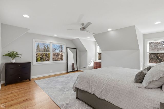 5901 N Newark Avenue, Chicago, IL 60631