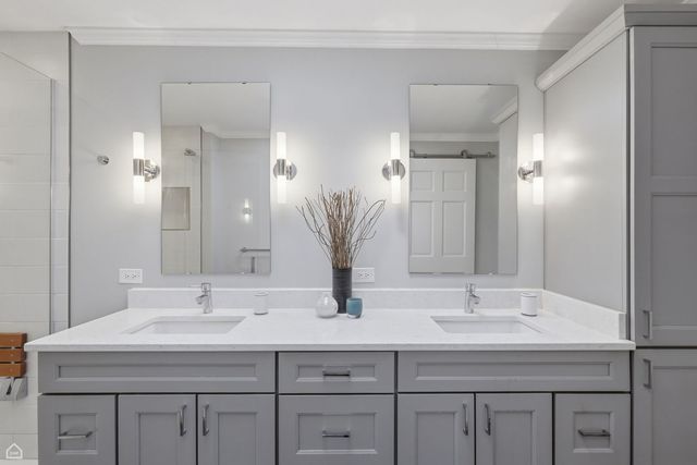 5901 N Newark Avenue, Chicago, IL 60631