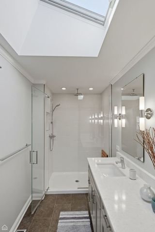 5901 N Newark Avenue, Chicago, IL 60631