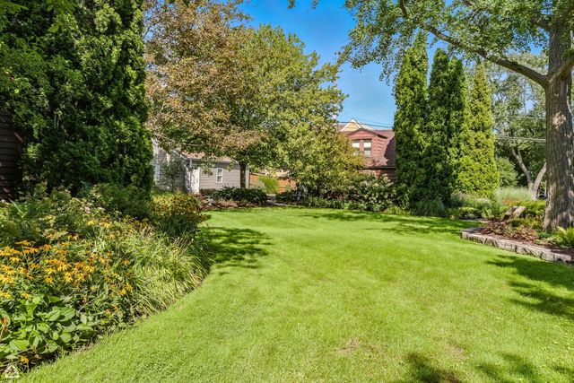 5901 N Newark Avenue, Chicago, IL 60631