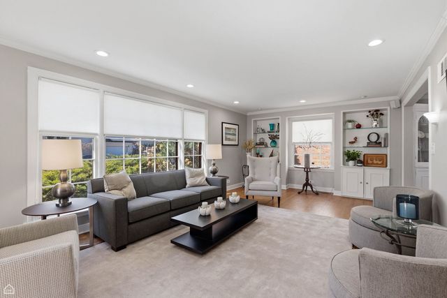 5901 N Newark Avenue, Chicago, IL 60631