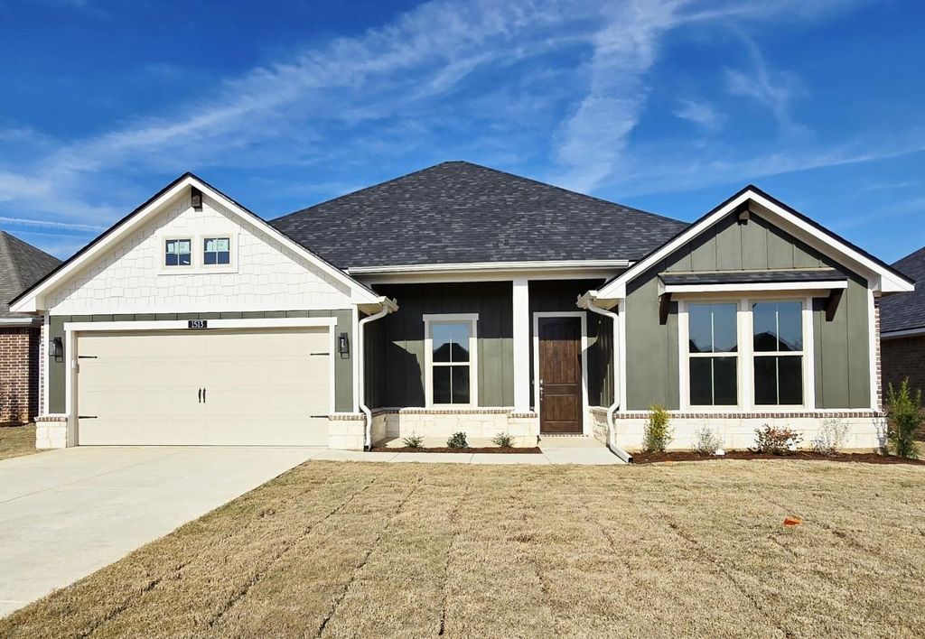 1513 Grace Acres Lane, Longview, TX 75605