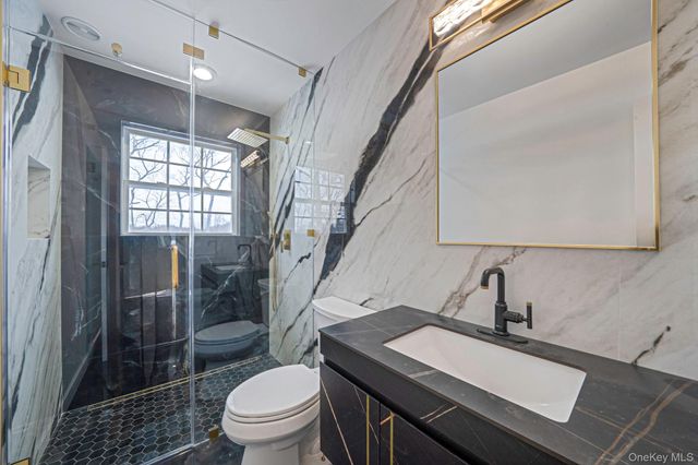 7 Sander Court, Middle Island, NY 11953